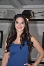 Sunny Leone on the sets of her new film in Juhu, Mumbai on 12th Nov 2013